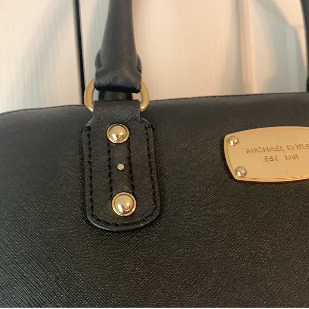 Michael Kors Black Saffiano Leather Large Zip Around Satchel w/Gold Hardware - Picture 5 of 15